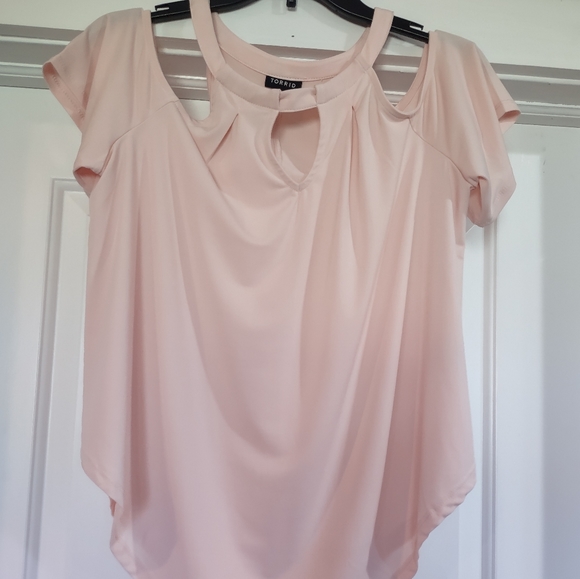 NWOT Torrid High Neck Cold Shoulder Handkerchief Hem Blouse - Picture 2 of 4